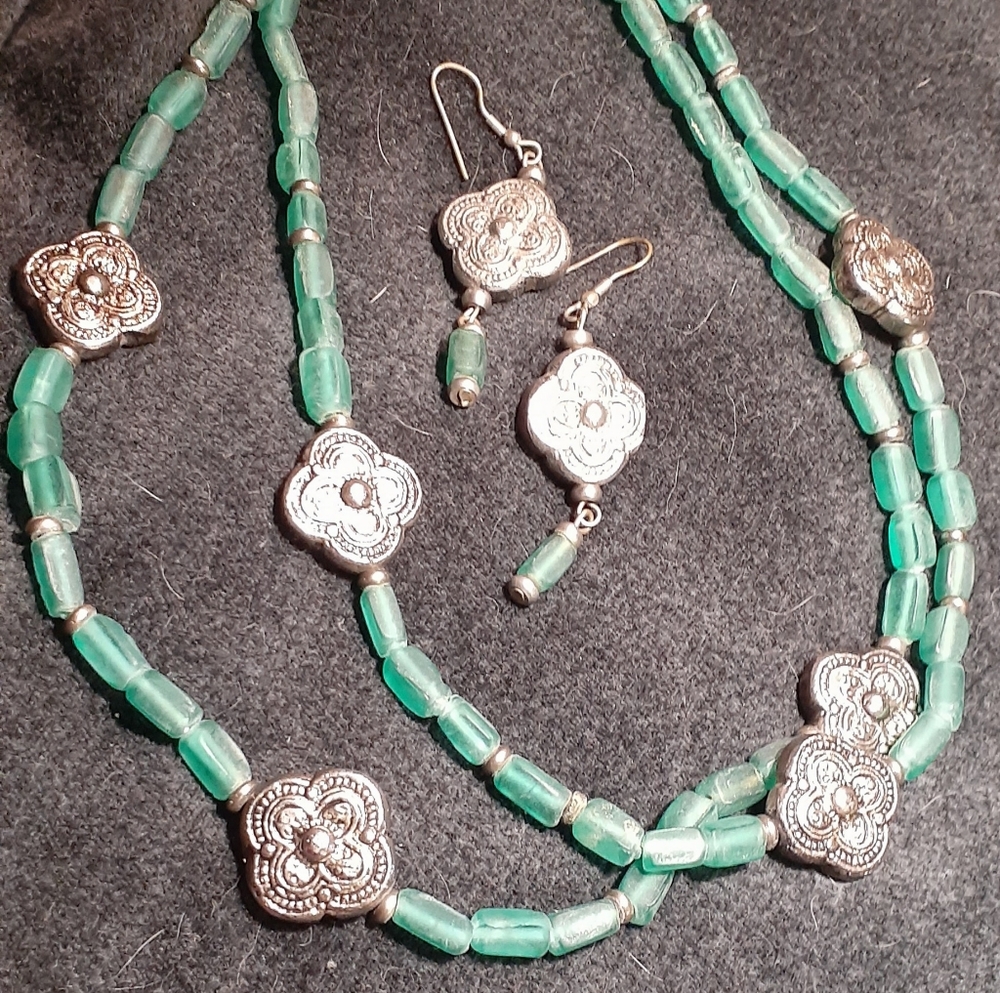 Ethnic necklace & earrings, vintage